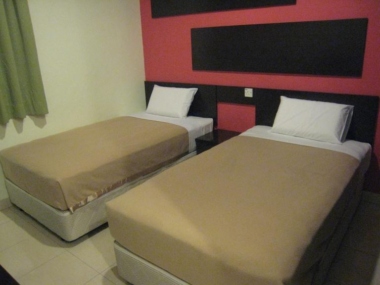 Tropicana Inn Sitiawan Exterior photo